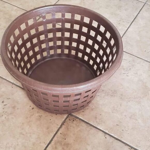 Laundry basket vintage Plastic Brown Lattice Work Laundry Basket 20" x 11" - Picture 1 of 6